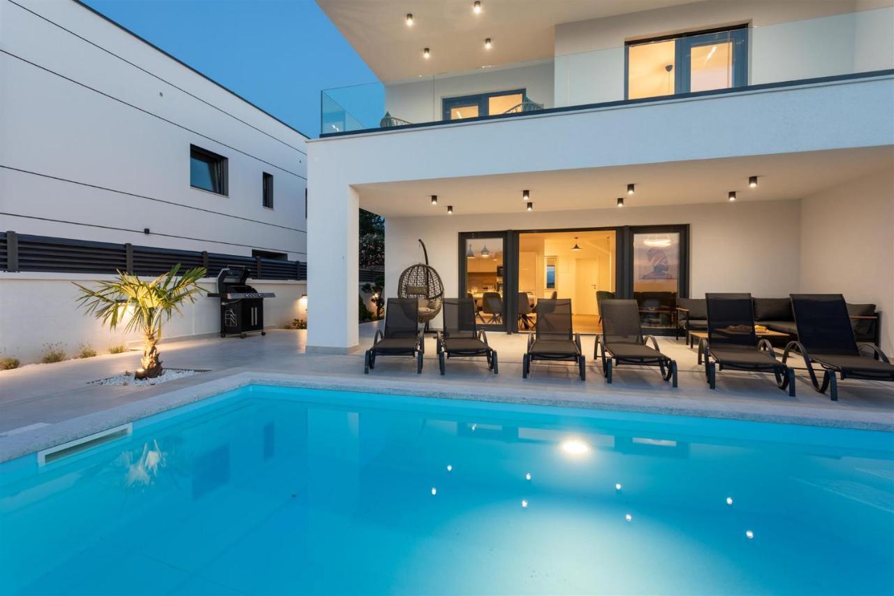 Villa Manhattan Dobrinj Exterior foto